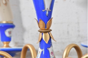 中古　イタリア製　F.B.A.I.(Fonderia Bronzi Artistici Italia)　鮮やかなブルーと華麗な花模様が目を引く6灯シャンデリア　定価推定約100万円〜125万円前後　(R-091273)