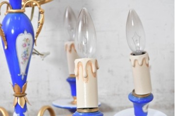 中古　イタリア製　F.B.A.I.(Fonderia Bronzi Artistici Italia)　鮮やかなブルーと華麗な花模様が目を引く6灯シャンデリア　定価推定約100万円〜125万円前後　(R-091273)