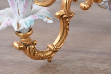 中古　イタリア製　F.B.A.I.(Fonderia Bronzi Artistici Italia)　可憐な花の絵付けと金色の曲線装飾が華やかな5灯シャンデリア　推定約100万円前後　(R-091274)