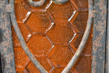 《直結式ペンダントライト加工費込み》　イギリスアンティーク　1900年から1950年頃　特大サイズ!!　ロートアイアン　植物装飾や色ガラスが華やかなペンダントライト　(R-091277)
