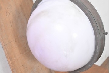 和製アンティーク　昭和初期から昭和中期　珍品　希少　球形シェードが存在感を放つウォールライト　(R-091278)