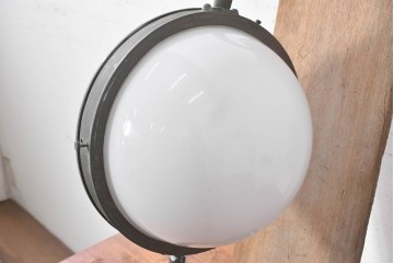 和製アンティーク　昭和初期から昭和中期　珍品　希少　球形シェードが存在感を放つウォールライト　(R-091278)