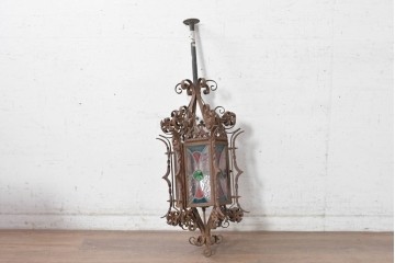 イギリスアンティーク　1910年から1940年頃　ステンドグラスとロートアイアン装飾が華やかな天井照明　(R-091281)