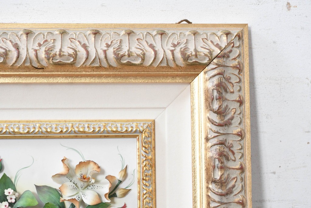 中古　美品　イタリア製　カポディモンテ(CAPODIMONTE)　半立体の陶花が美しい壁掛け額装レリーフ　(R-091283)