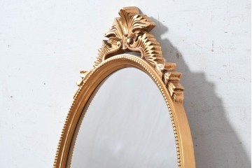 中古　美品　イタリアンデザイン　アンティーク調　アカンサスの装飾が華やかなオーバル型ウォールミラー　(R-091286)