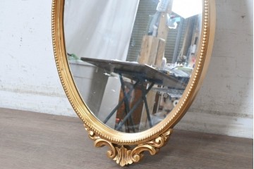 中古　美品　イタリアンデザイン　アンティーク調　アカンサスの装飾が華やかなオーバル型ウォールミラー　(R-091286)