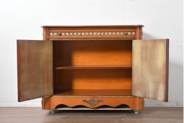 中古　イタリア最高級家具 MARCONI ARTE(マルコーニ アルテ)　象嵌と絵入り陶板が華やかなキャビネット　定価約110万円　※変色あり　(R-091287)