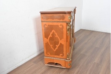 中古　イタリア最高級家具 MARCONI ARTE(マルコーニ アルテ)　象嵌と絵入り陶板が華やかなキャビネット　定価約110万円　※変色あり　(R-091287)