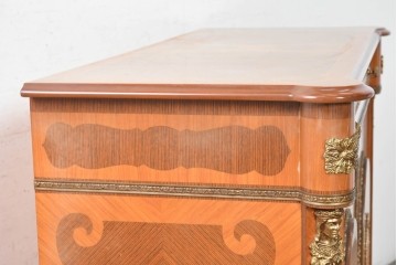 中古　イタリア最高級家具 MARCONI ARTE(マルコーニ アルテ)　象嵌と絵入り陶板が華やかなキャビネット　定価約110万円　※変色あり　(R-091287)