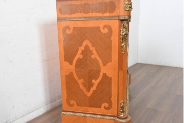 中古　イタリア最高級家具 MARCONI ARTE(マルコーニ アルテ)　象嵌と絵入り陶板が華やかなキャビネット　定価約110万円　※変色あり　(R-091287)