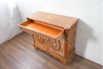 中古　イタリア最高級家具 MARCONI ARTE(マルコーニ アルテ)　象嵌と絵入り陶板が華やかなキャビネット　定価約110万円　※変色あり　(R-091287)