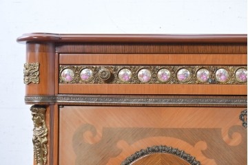 中古　イタリア最高級家具 MARCONI ARTE(マルコーニ アルテ)　象嵌と絵入り陶板が華やかなキャビネット　定価約110万円　※変色あり　(R-091287)
