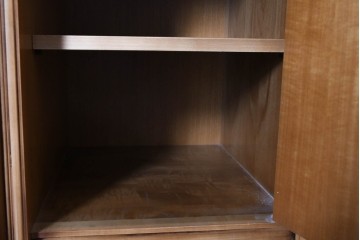 中古　CLイタリア(CLItalia)　花の象嵌と流麗な彫刻が美しいサイドボード　定価約180万円　(R-091288)