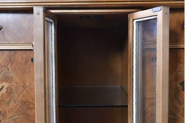 中古　CLイタリア(CLItalia)　花の象嵌と流麗な彫刻が美しいサイドボード　定価約180万円　(R-091288)