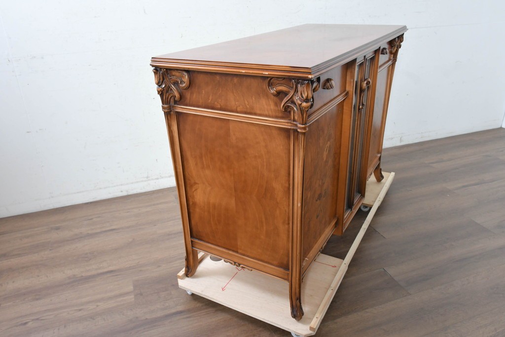 中古　CLイタリア(CLItalia)　花の象嵌と流麗な彫刻が美しいサイドボード　定価約180万円　(R-091288)