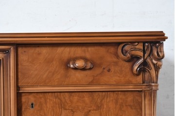 中古　CLイタリア(CLItalia)　花の象嵌と流麗な彫刻が美しいサイドボード　定価約180万円　(R-091288)