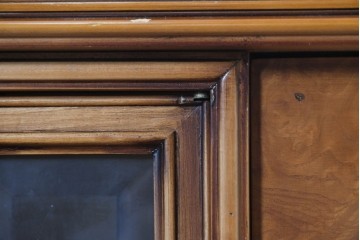 中古　CLイタリア(CLItalia)　花の象嵌と流麗な彫刻が美しいサイドボード　定価約180万円　(R-091288)