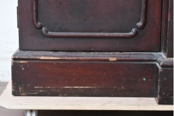 アメリカアンティーク　1930年から1950年頃　曲面ガラスを用いたガラス戸が目を引くビューロー付きキャビネット　(R-091291)