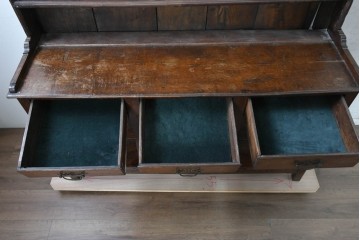 イギリスアンティーク　1800年から1830年頃　約200年前の希少品!!　オーク材　重厚な雰囲気漂うカップボード　(R-091292)
