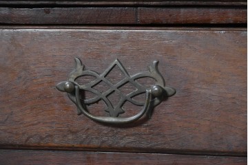 イギリスアンティーク　1800年から1830年頃　約200年前の希少品!!　オーク材　重厚な雰囲気漂うカップボード　(R-091292)