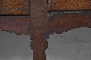 イギリスアンティーク　1800年から1830年頃　約200年前の希少品!!　オーク材　重厚な雰囲気漂うカップボード　(R-091292)