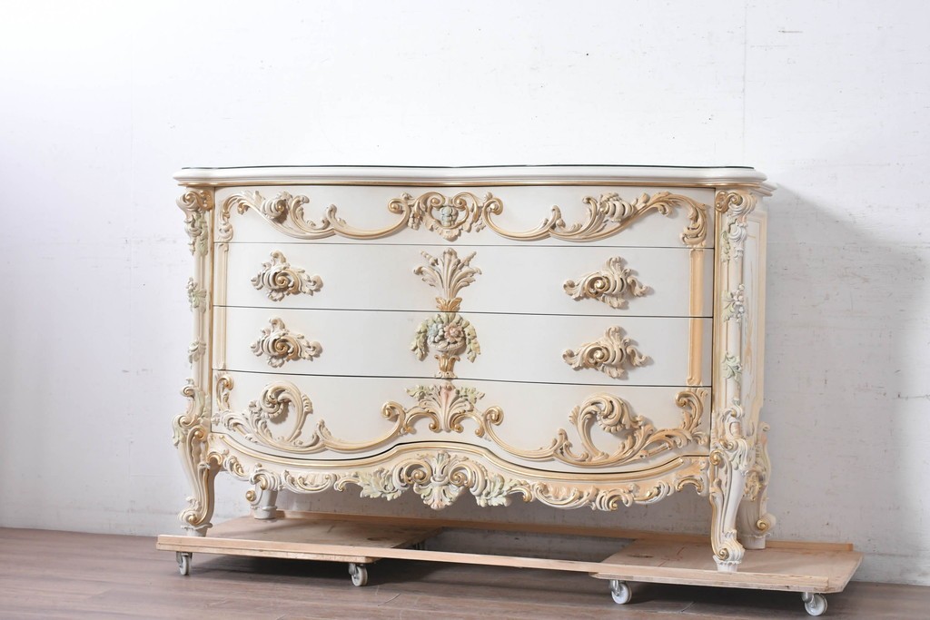 中古　美品　SILIK(シリック)　花柄と立体的な装飾が優美なチェスト　現行定価約300万円　(R-091294)