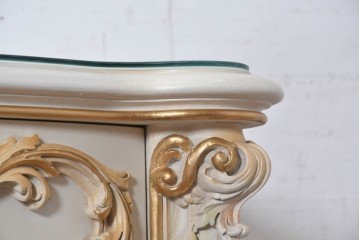 中古　美品　SILIK(シリック)　花柄と立体的な装飾が優美なチェスト　現行定価約300万円　(R-091294)