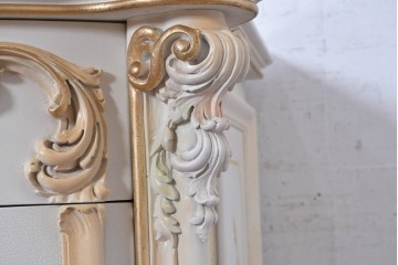 中古　美品　SILIK(シリック)　花柄と立体的な装飾が優美なチェスト　現行定価約300万円　(R-091294)