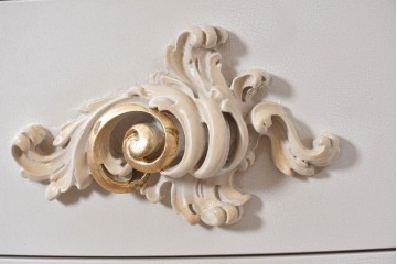 中古　美品　SILIK(シリック)　花柄と立体的な装飾が優美なチェスト　現行定価約300万円　(R-091294)