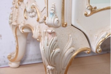 中古　SILIK(シリック)　華やかな立体装飾が印象的なキュリオケース　現行定価約180万円　(R-091295)