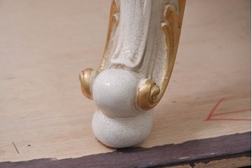 中古　SILIK(シリック)　華やかな立体装飾が印象的なキュリオケース　現行定価約180万円　(R-091295)