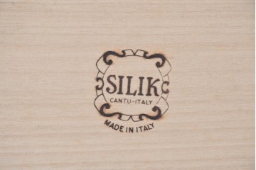 中古　SILIK(シリック)　華やかな立体装飾が印象的なキュリオケース　現行定価約180万円　(R-091295)