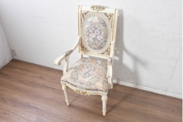 中古　イタリア高級家具　SILIK(シリック)　花柄ファブリックと彫刻装飾のアームチェア　(R-091297)