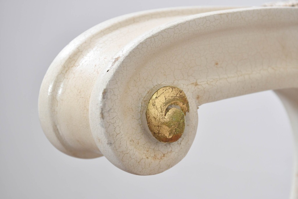中古　イタリア高級家具　SILIK(シリック)　花柄ファブリックと彫刻装飾のアームチェア　(R-091297)