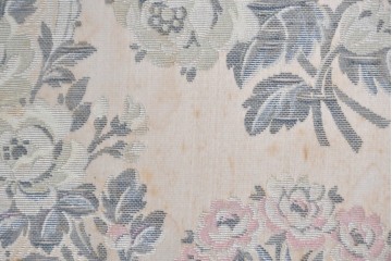 中古　イタリア高級家具　SILIK(シリック)　花柄ファブリックと彫刻装飾のアームチェア　(R-091297)
