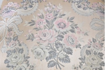 中古　イタリア高級家具　SILIK(シリック)　花柄ファブリックと彫刻装飾のアームチェア　(R-091297)