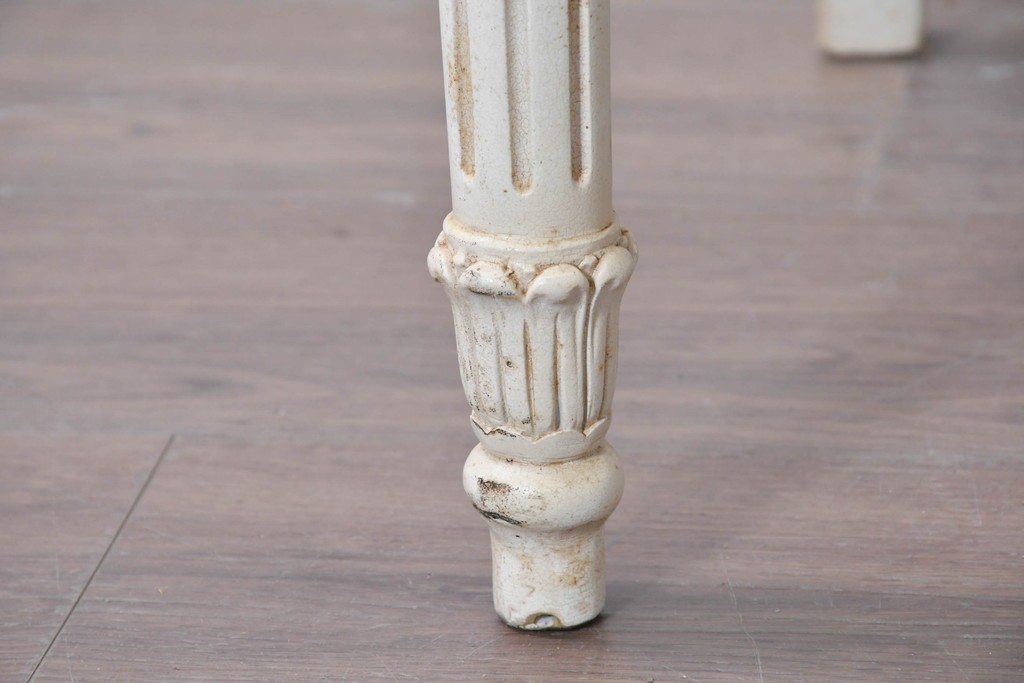 中古　イタリア高級家具　SILIK(シリック)　花柄ファブリックと彫刻装飾のアームチェア　(R-091297)