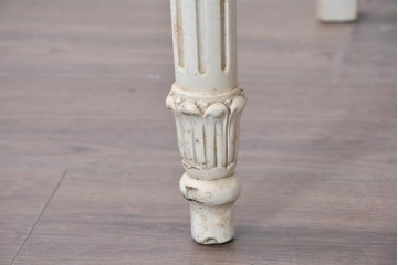 中古　イタリア高級家具　SILIK(シリック)　花柄ファブリックと彫刻装飾のアームチェア　(R-091297)