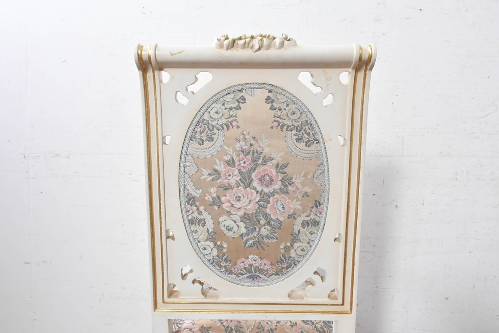 中古　イタリア高級家具　SILIK(シリック)　花柄ファブリックと彫刻装飾のアームチェア　(R-091297)