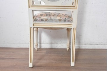 中古　イタリア高級家具　SILIK(シリック)　花柄ファブリックと彫刻装飾のアームチェア　(R-091297)