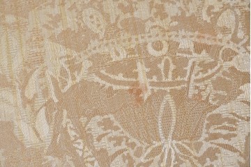 中古　アンティーク調　淡いイエローの張地とゴールドの装飾が華やかなチェア2脚セット　(R-091298)