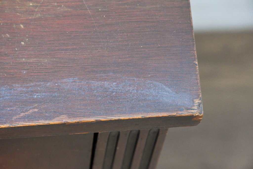 アメリカヴィンテージ　1970年頃　マホガニー材　クラシカルなデザインと豊富な収納が魅力の横長チェスト　(R-091300)