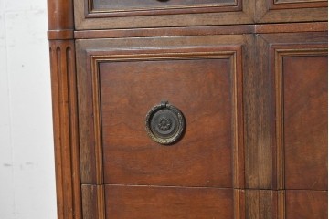 アメリカアンティーク　1900年から1910年頃　John Widdicomb Company(ジョン・ウィディコム社)　マホガニー材　サイドボードのような脚付きワイドチェスト 　(R-091301)