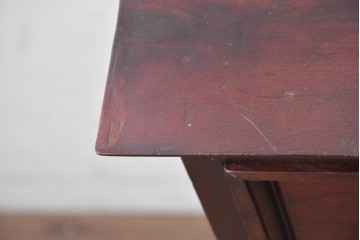 アジアンヴィンテージ　1970年から1980年頃　アンティーク調　深みのある赤褐色が格調高い小ぶりなチェスト　(R-091304)