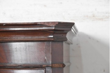 イギリスアンティーク　1900年頃　マホガニー材　ブラッシングスライド付き　波打つような前面がお洒落なチェストオンチェスト　(R-091308)