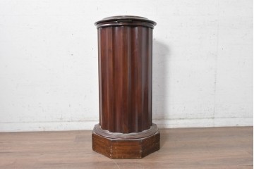 イギリスアンティーク　1860年から1880年頃　マホガニー材　大理石　ヴィクトリアン様式　円筒形サイドキャビネット　(R-091310