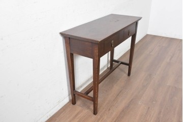 イギリスヴィンテージ　1950年頃　アンティーク調　オーク材　装飾金具を添えるクラシカルなコンソールテーブル　(R-091313)