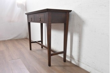 イギリスヴィンテージ　1950年頃　アンティーク調　オーク材　装飾金具を添えるクラシカルなコンソールテーブル　(R-091313)