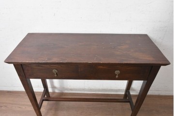 イギリスヴィンテージ　1950年頃　アンティーク調　オーク材　装飾金具を添えるクラシカルなコンソールテーブル　(R-091313)