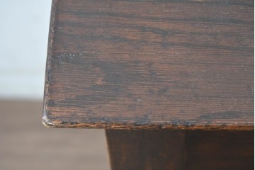 イギリスヴィンテージ　1950年頃　アンティーク調　オーク材　装飾金具を添えるクラシカルなコンソールテーブル　(R-091313)